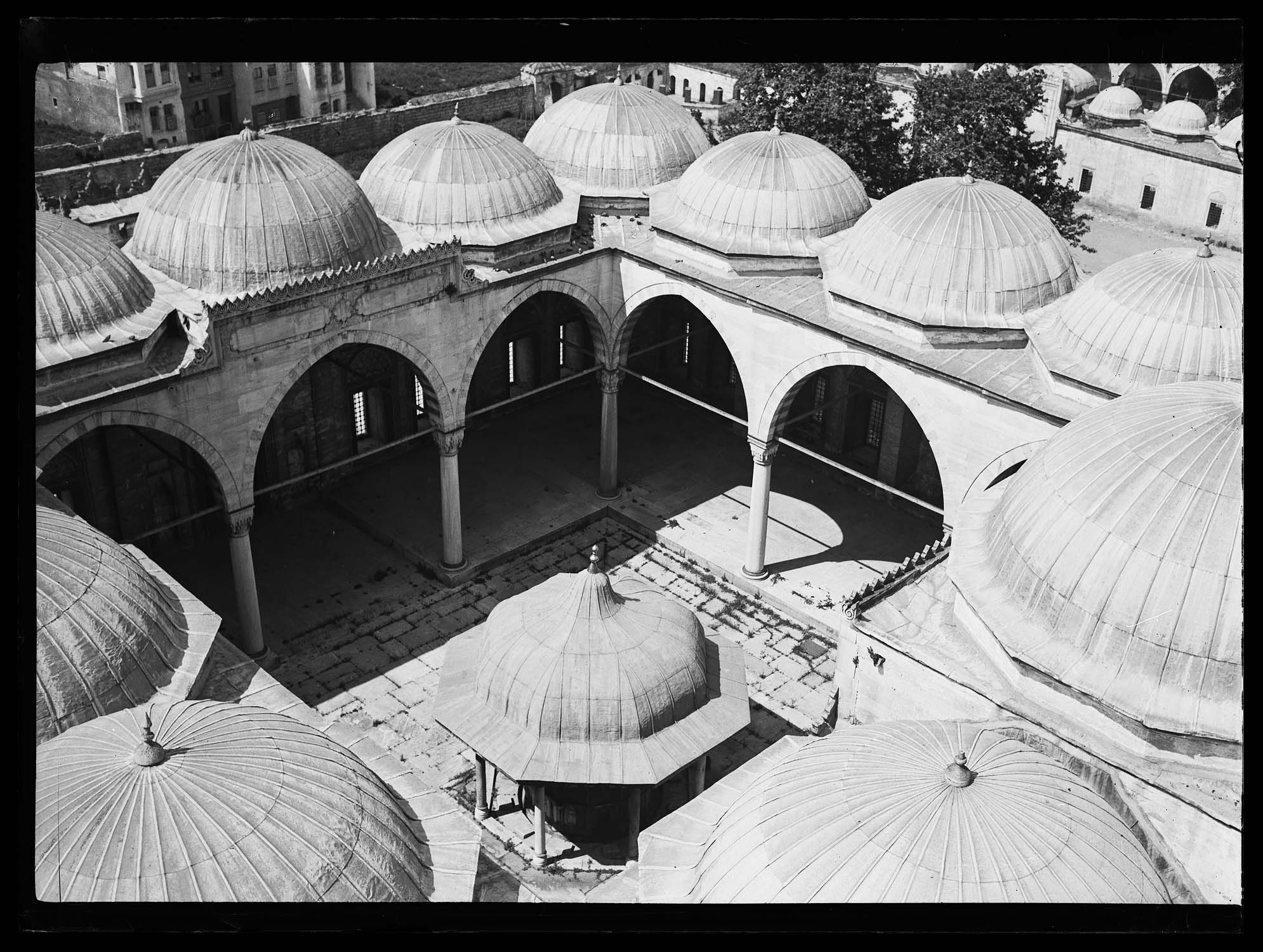 Cour intérieure vue depuis le minaret
